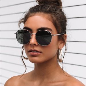 QUAY Jezabell Round Sunglasses